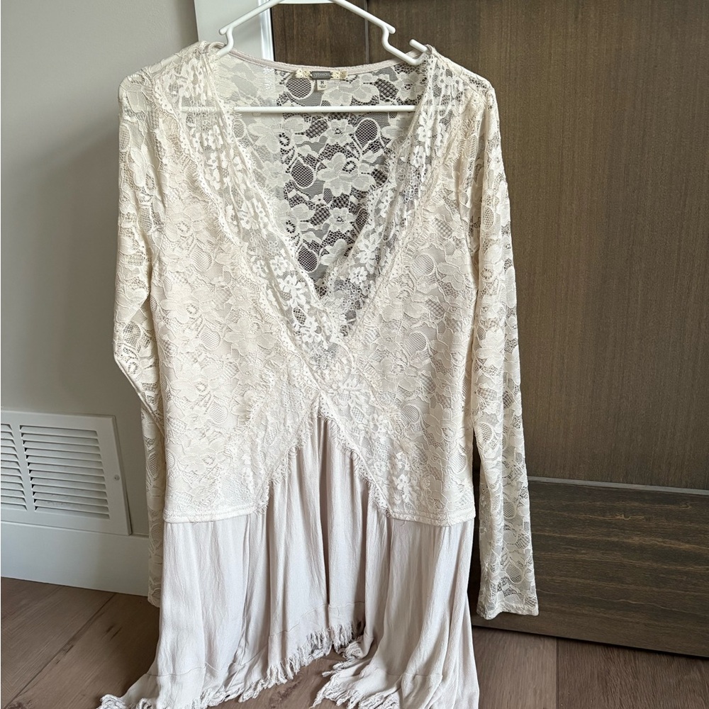 Gimmicks by BKE Cream Lace Top